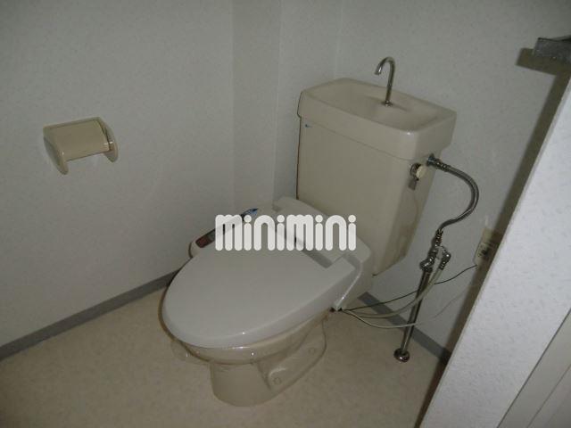 トイレ　シャワー付きトイレを完備しております
