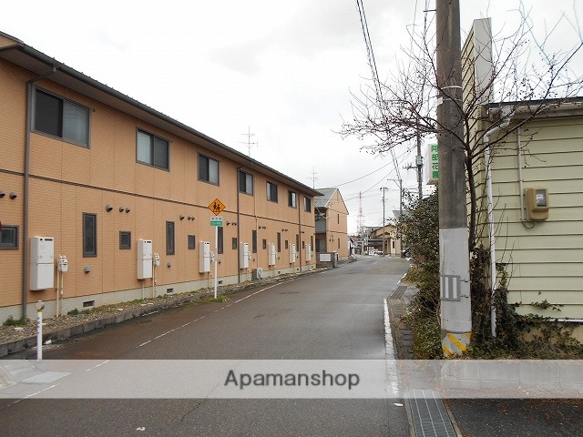 その他　前面道路（その他）まで0m