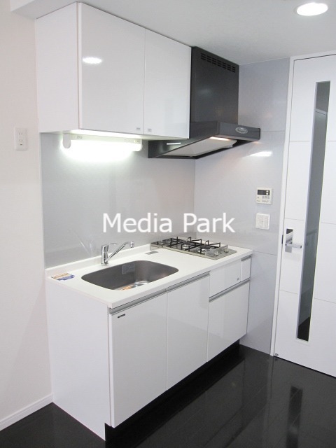 キッチン　同物件別のお部屋の写真です。参考写真です。