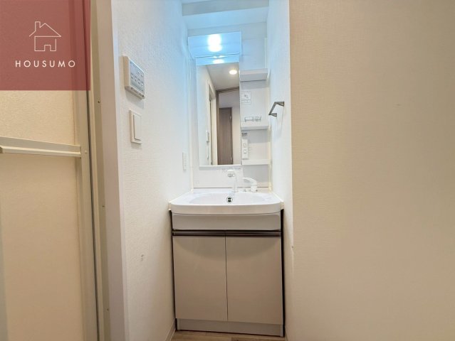 洗面設備　コンパクトで使いやすい洗面所