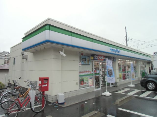コンビニ　ファミリーマート（コンビニ）まで427m