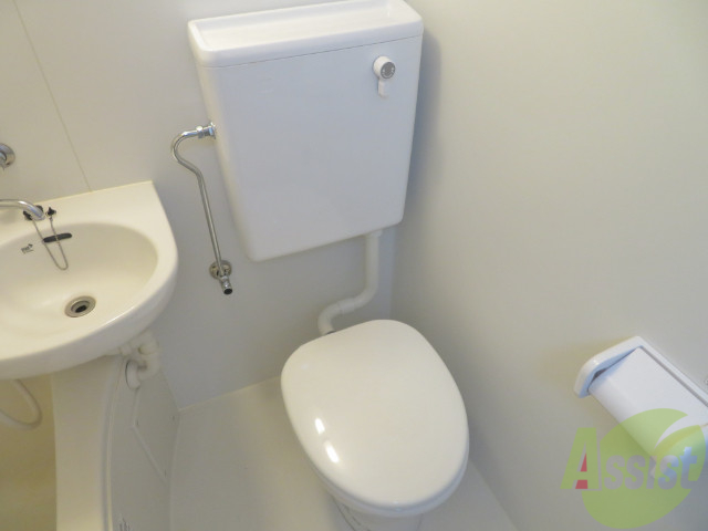 トイレ　トイレはお風呂、洗面台と仲良しな感じです