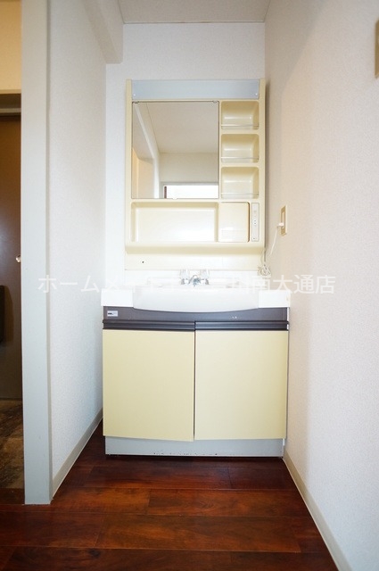 洗面設備　同型別部屋写真