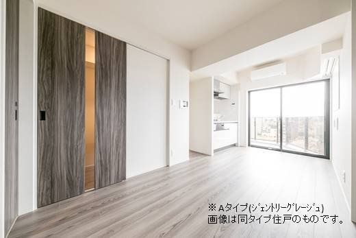 居室・リビング　※同タイプの別のお部屋です。