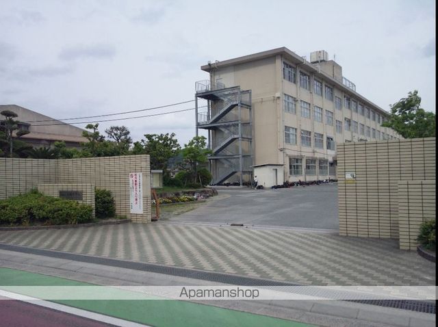 中学校　福岡市立中学校元岡中学校（中学校）まで514m