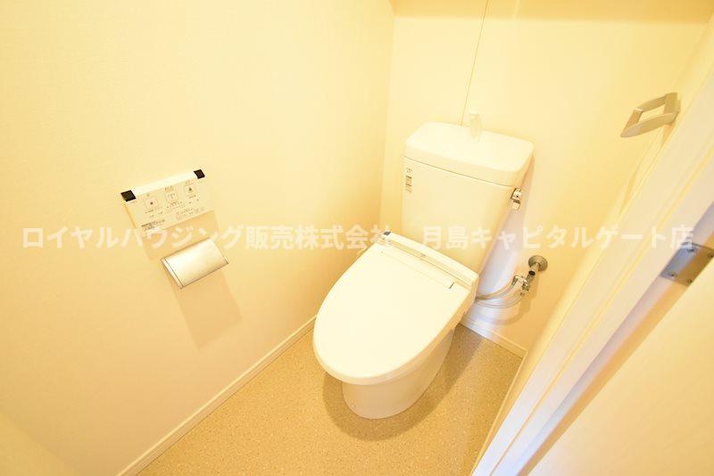 トイレ　温水洗浄便座付き