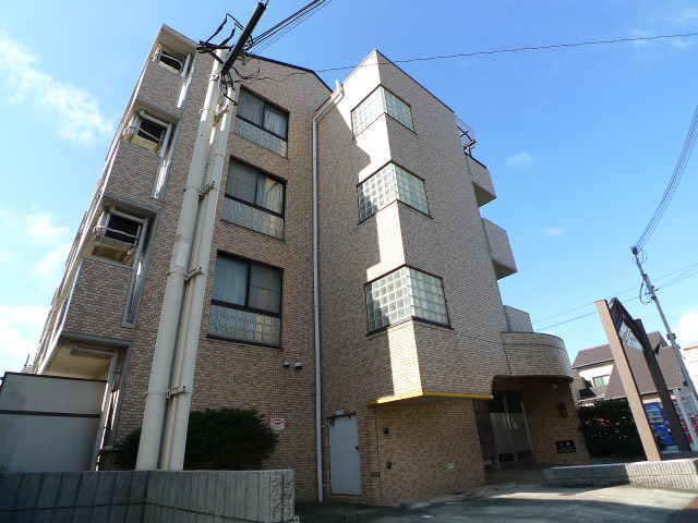 建物外観　駅徒歩圏内、オートロック完備