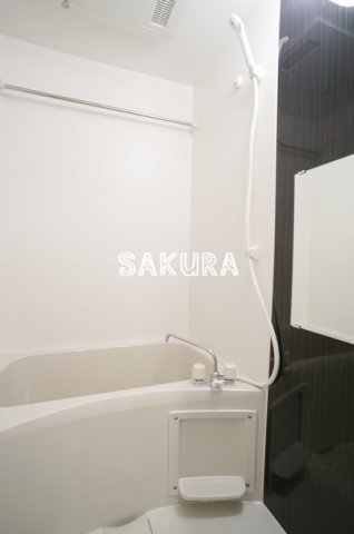 バス・シャワールーム　ご家族や長時間入浴に便利な追い炊き機能付きです♪