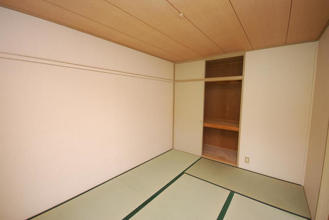 収納　和室　押入