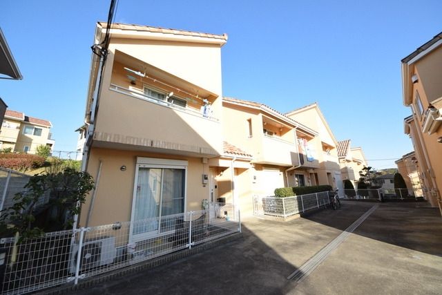 建物外観　★お部屋探しはタウンハウジング高幡不動店まで★