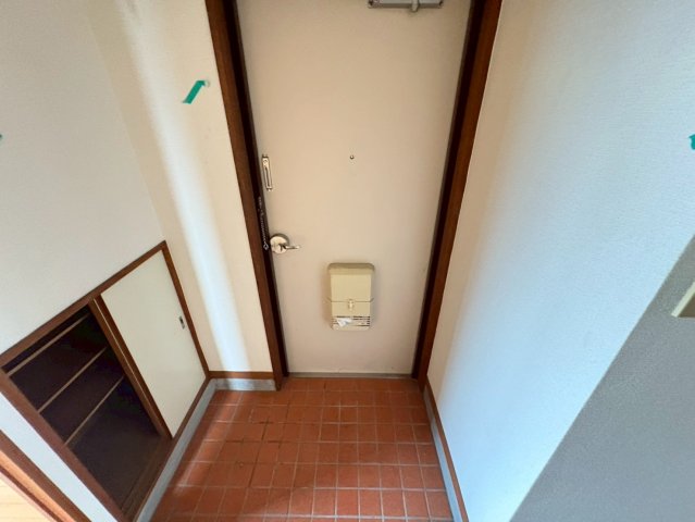 玄関　牧の原ビル