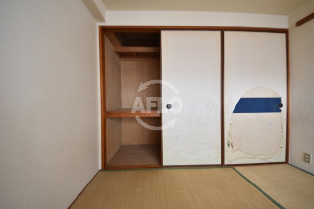 収納　ロイヤルハイツ江戸堀西公園　収納