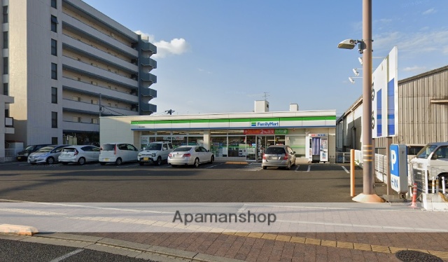 コンビニ　ファミリーマート岡山新屋敷店（コンビニ）まで617m
