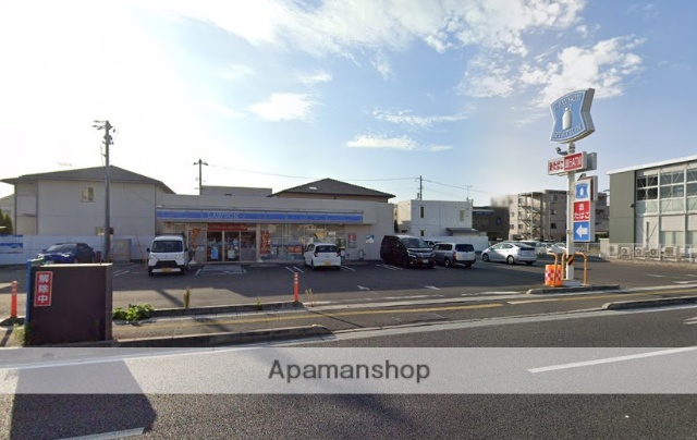 コンビニ　ローソン大供本町店（コンビニ）まで928m