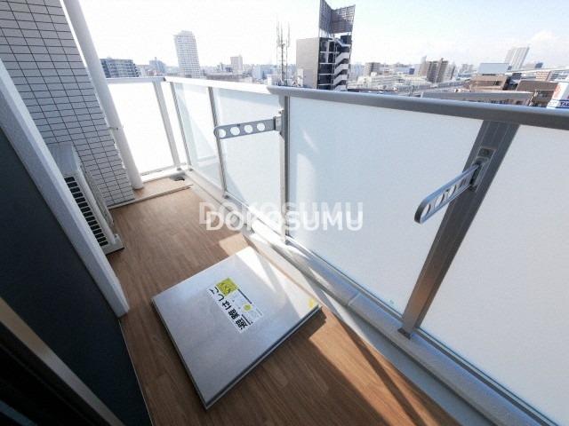 バルコニー　心地よい風と光を感じる、暮らしの楽しみが広がる場所。