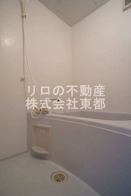 バス・シャワールーム　バスルームは浴槽付なので、ゆったり湯船につかれますね♪