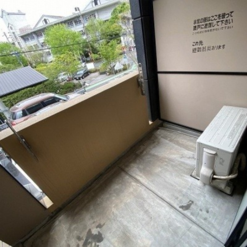 バルコニー　洗濯物はこちら。