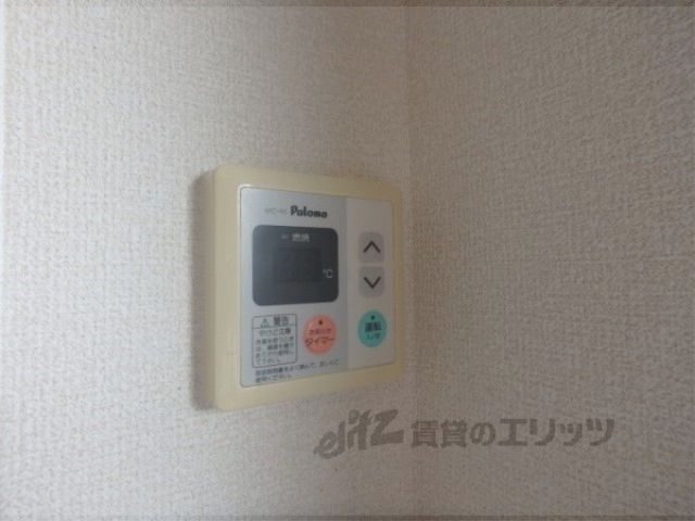その他設備　給湯器リモコン