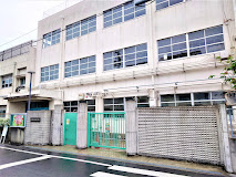 小学校　東大阪市立桜橋小学校（小学校）まで614m