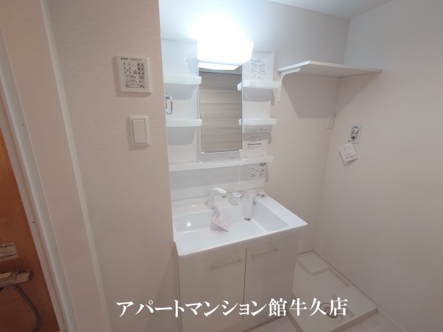 洗面設備　※同シリーズのイメージです