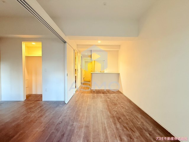 居室・リビング　同マンション別部屋参考写真