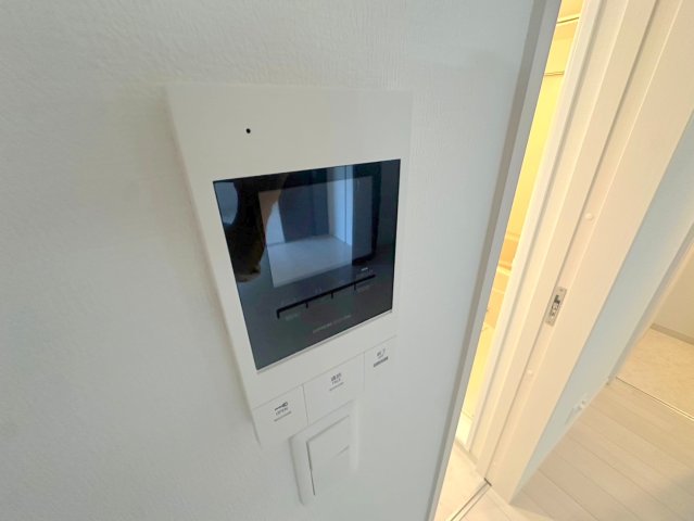 セキュリティ　TVモニターホンで来客が誰か確認してから開けて下さいね
