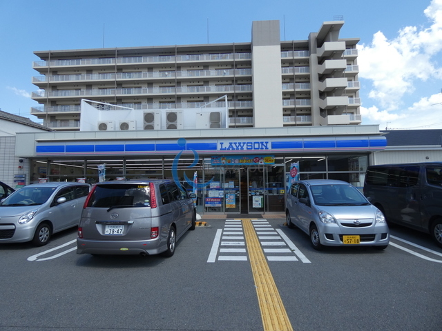 コンビニ　ローソン長吉六反四丁目店（コンビニ）まで695m