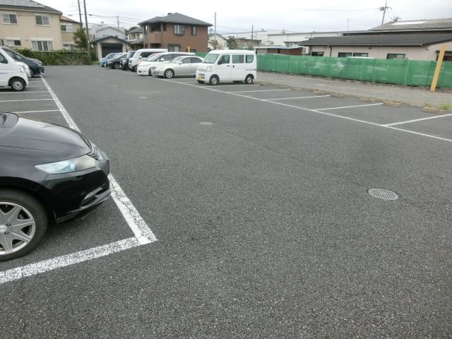 駐車場　広々、駐車場