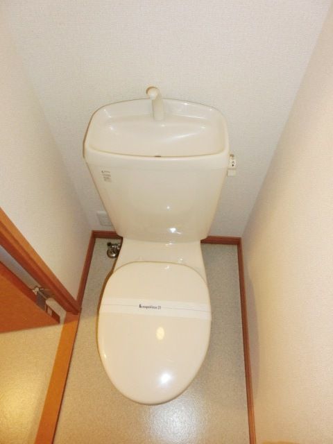 トイレ　清潔感のあるトイレです