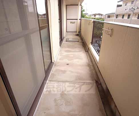 バルコニー　広いベランダです。