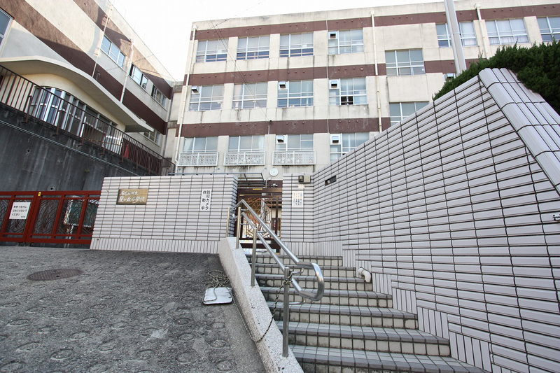 小学校　星ヶ丘小学校（小学校）まで719m