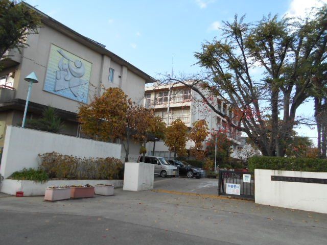小学校　越谷市立大袋北小学校（小学校）まで546m