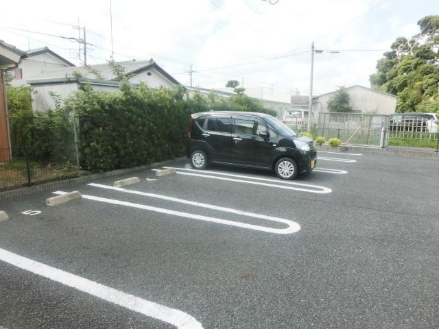 駐車場　敷地内駐車場