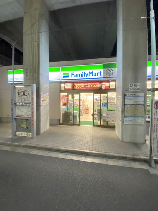 コンビニ　コンビニ（コンビニ）まで722m