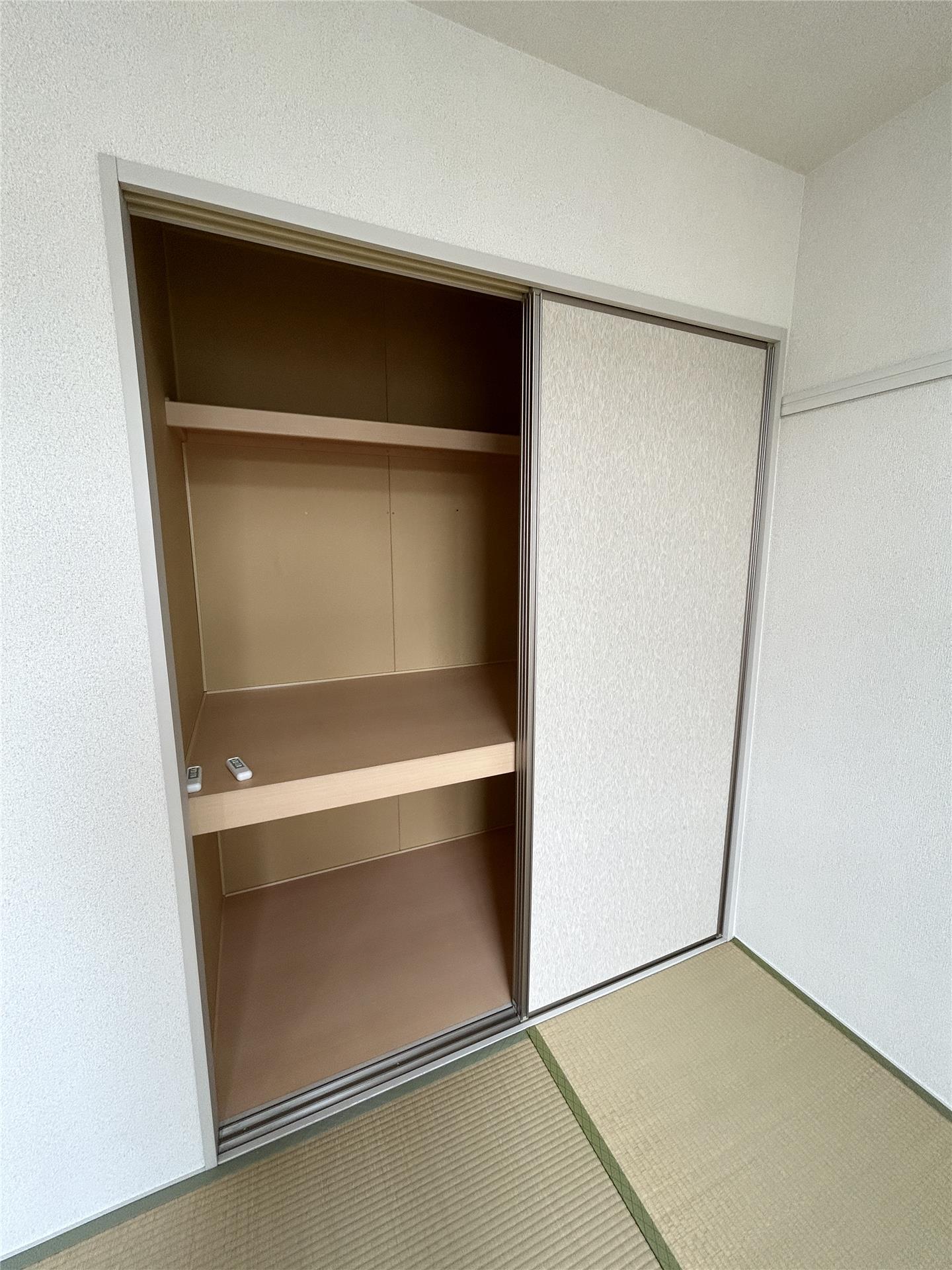 収納　押入