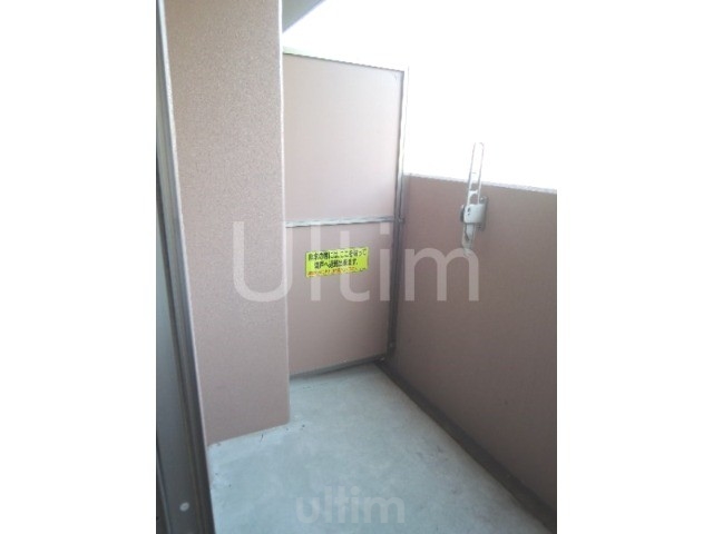 バルコニー　違うお部屋の写真です。ご参考までに