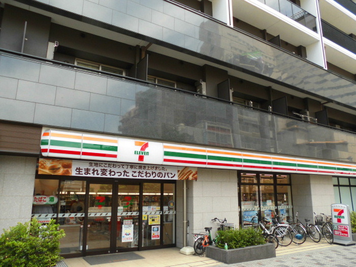 コンビニ　セブンイレブン（コンビニ）まで370m