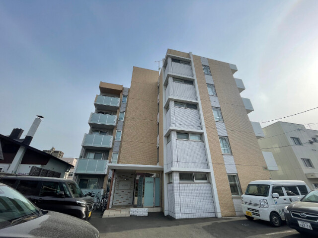 建物外観　札幌市中央区南十六条西「ＬａＣｏｌｉｎａ」
