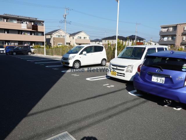 駐車場　駐車場