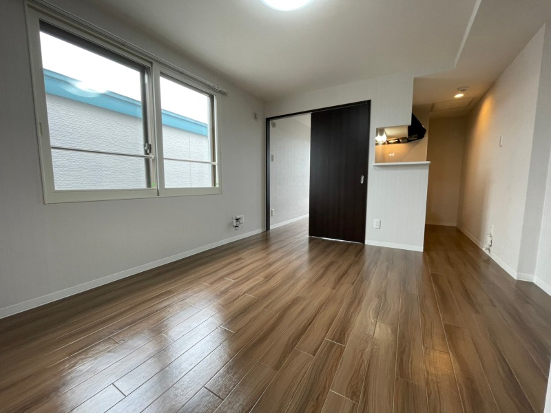 居室・リビング　広くてキレイなお部屋が広がっていて、充実した生活が送れそう。