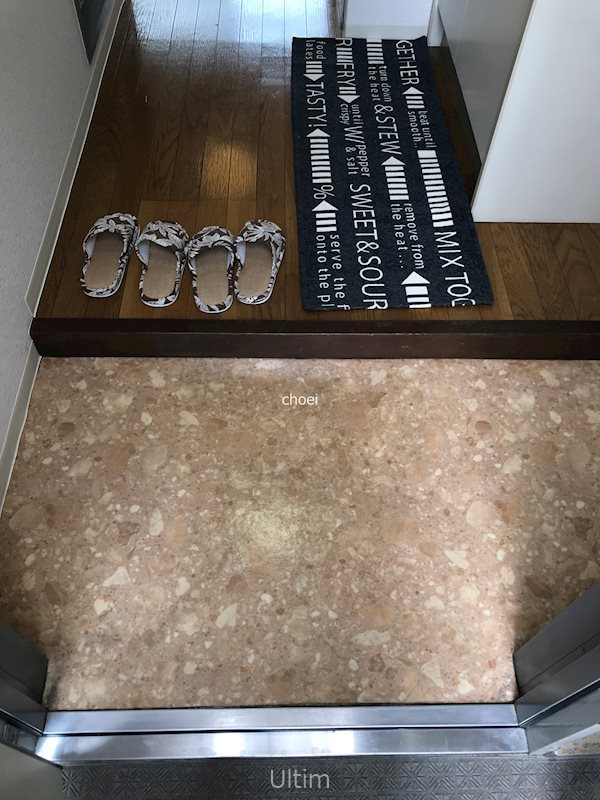 玄関　別部屋のお写真です。ご参考までに！
