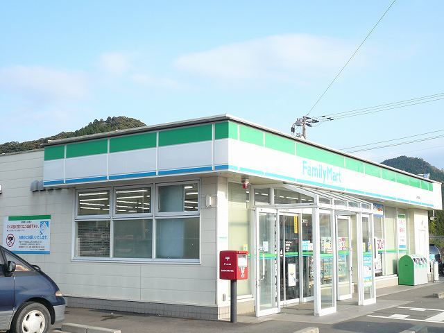 コンビニ　ファミリーマート日南東郷店（コンビニ）まで100m