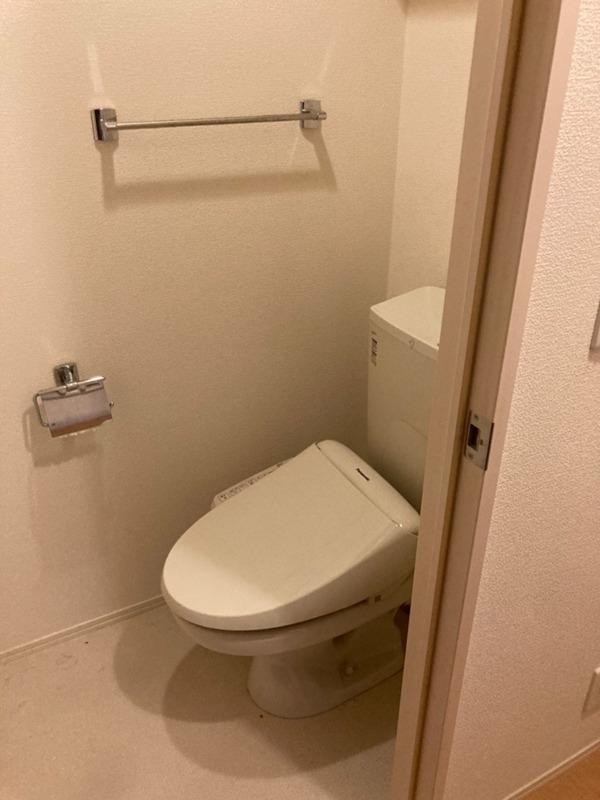 トイレ　別部屋参考写真