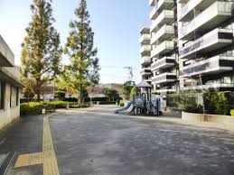 公園　弦巻区民広場（公園）まで818m