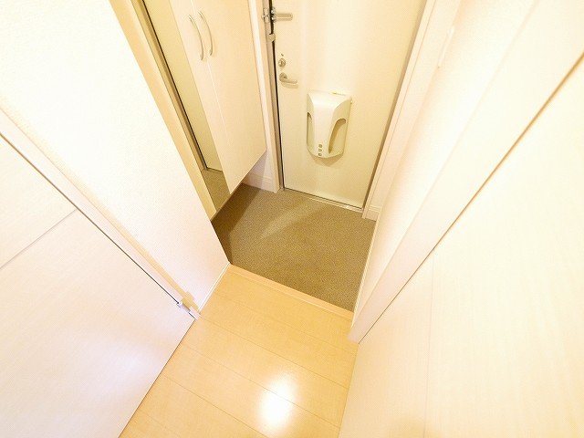 玄関　収納もある玄関です