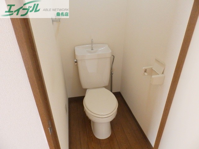トイレ　同タイプ部屋写真です。
