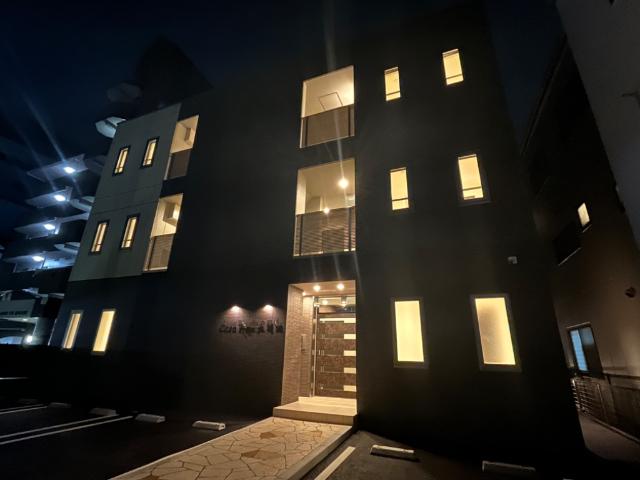 建物外観　外観写真（夜）