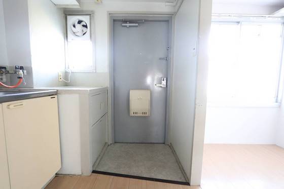 玄関　※別部屋の写真です