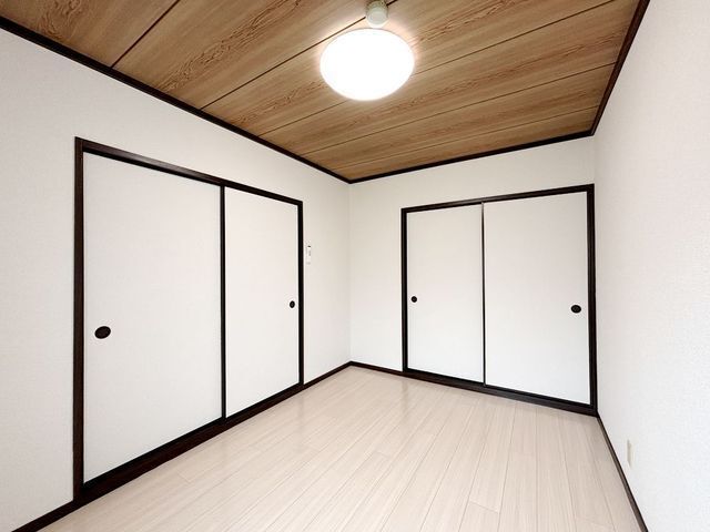 ファミール春日の居間写真