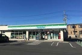 コンビニ　ファミリーマート越谷七左町二丁目店（コンビニ）まで292m